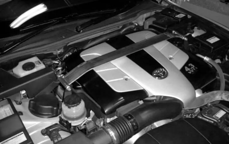 In Demand Cusco 01-10 Lexus SC430 UZZ40 4.3L 3UZ-FE V8 Strut Bar OS - Front